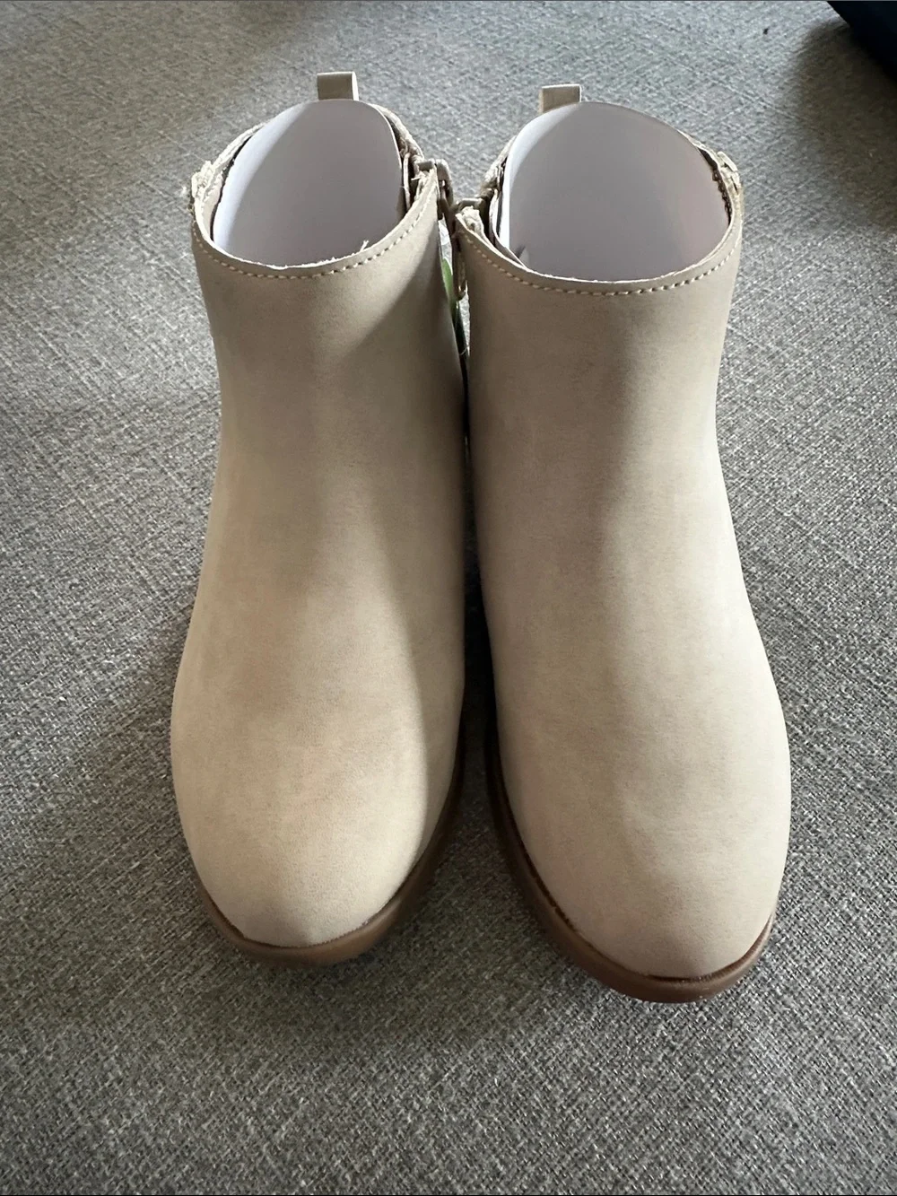 NWT Girls 1 Wide  Taupe boots Stride Rite